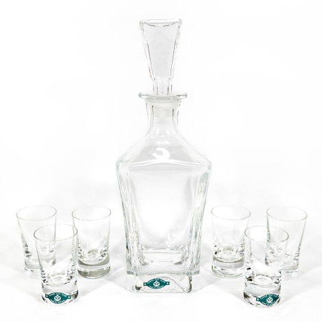 Set 1x glass bottle, 1x glass stopper and 6x glass for shots clear